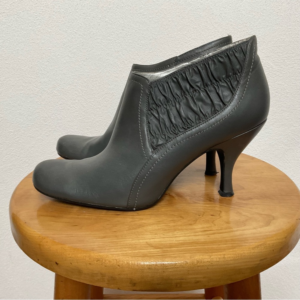 Kenneth Cole Reaction Grey No Foolin Leather Kitten Heel Ankle Boot Size 8M